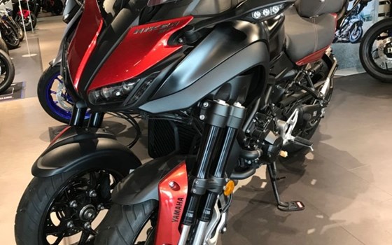 Gebrauchtmotorrad Yamaha Niken - Bild 2