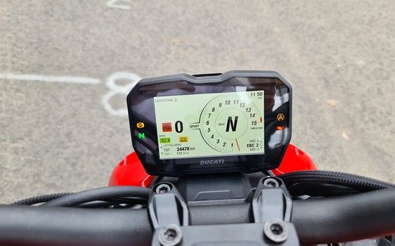 Gebrauchtmotorrad Ducati Streetfighter V4 - Bild 10 Gebrauchtmotorrad Ducati Streetfighter V4 - Bild 10