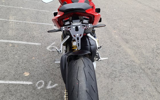 Gebrauchtmotorrad Ducati Streetfighter V4 - Bild 6 Gebrauchtmotorrad Ducati Streetfighter V4 - Bild 6