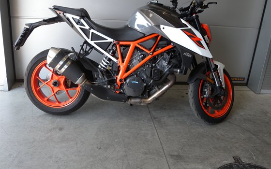 Gebrauchtmotorrad KTM 1290 Super Duke R - Bild 1 Gebrauchtmotorrad KTM 1290 Super Duke R - Bild 1
