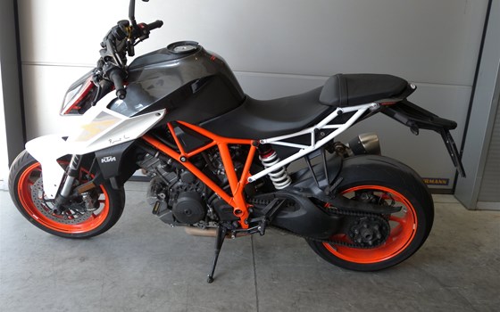 Gebrauchtmotorrad KTM 1290 Super Duke R - Bild 5 Gebrauchtmotorrad KTM 1290 Super Duke R - Bild 5