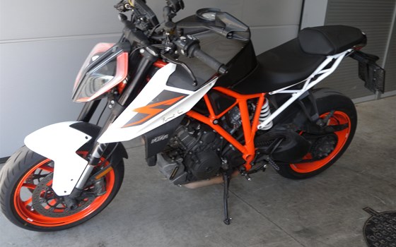Gebrauchtmotorrad KTM 1290 Super Duke R - Bild 6 Gebrauchtmotorrad KTM 1290 Super Duke R - Bild 6