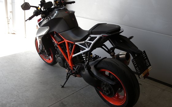 Gebrauchtmotorrad KTM 1290 Super Duke R - Bild 7 Gebrauchtmotorrad KTM 1290 Super Duke R - Bild 7