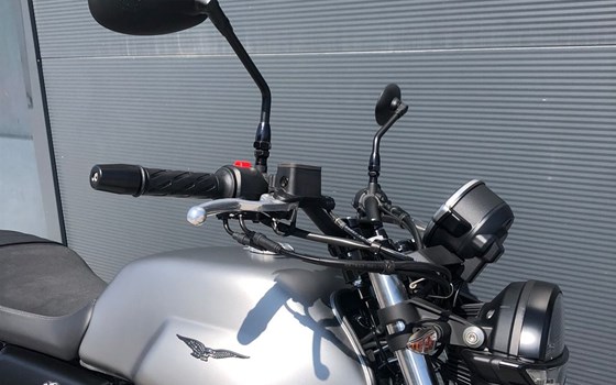 Neufahrzeug Moto Guzzi V7 Stone - Bild 5 Neufahrzeug Moto Guzzi V7 Stone - Bild 5