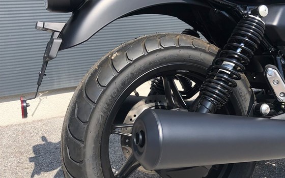 Neufahrzeug Moto Guzzi V7 Stone - Bild 8 Neufahrzeug Moto Guzzi V7 Stone - Bild 8