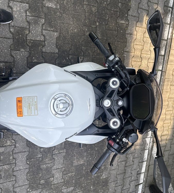 Zum Vergrößern bitte anklicken! Angebot Benelli Tornado 550