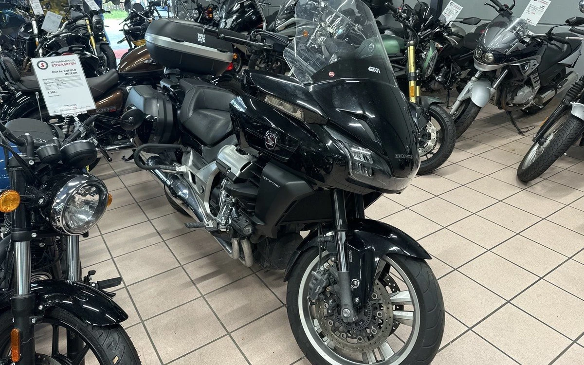 Zum Vergrößern bitte anklicken! Angebot Honda CTX 1300