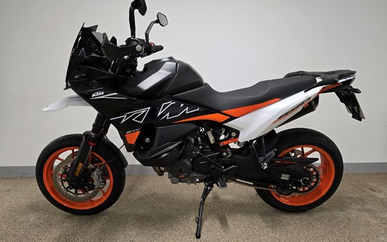 Gebrauchtmotorrad KTM 890 SMT - Bild 2