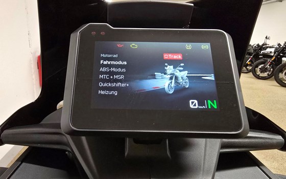 Gebrauchtmotorrad KTM 890 SMT - Bild 10