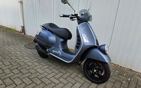Gebrauchtmotorrad Vespa GTV 300 Special Edition Sei Giorni Euro4 - Bild 3