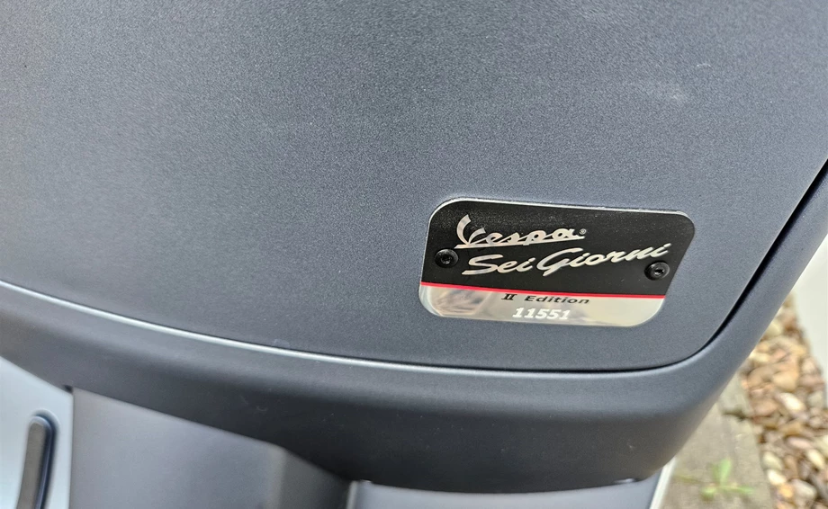 Angebot Vespa GTV 300 Special Edition Sei Giorni Euro4 Bild 8: Angebot Vespa GTV 300 Special Edition Sei Giorni Euro4