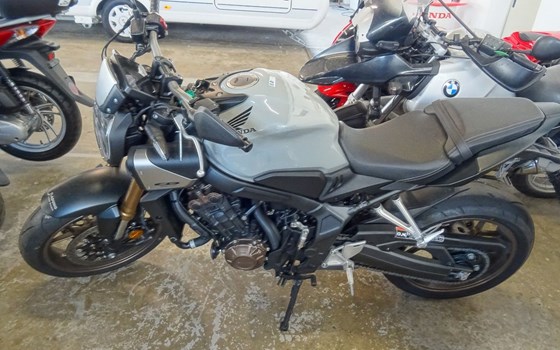 Gebrauchtmotorrad Honda CB650R E-Clutch - Bild 1