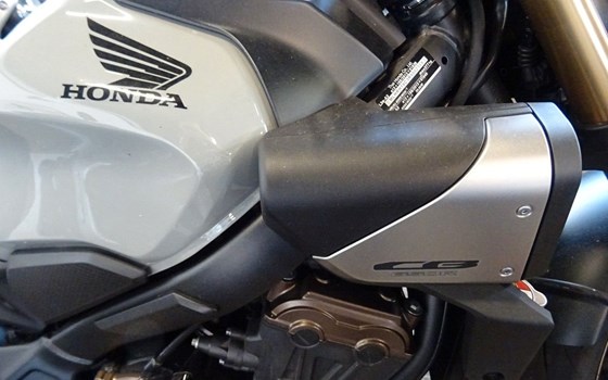 Gebrauchtmotorrad Honda CB650R E-Clutch - Bild 10