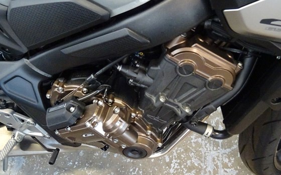 Gebrauchtmotorrad Honda CB650R E-Clutch - Bild 8