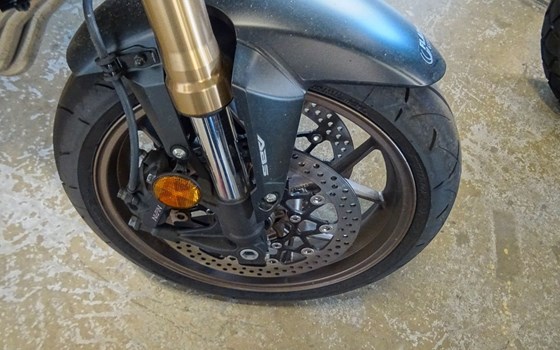 Gebrauchtmotorrad Honda CB650R E-Clutch - Bild 9