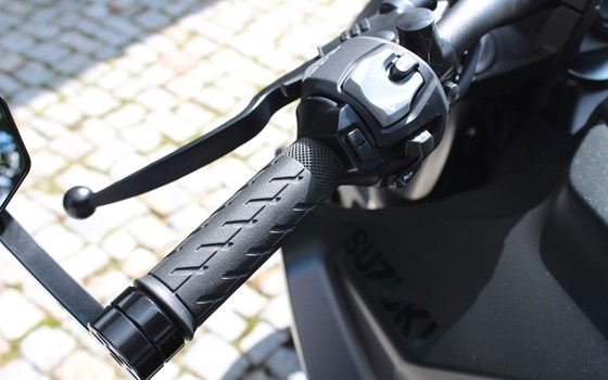 Gebrauchtmotorrad Suzuki GSX-8S - Bild 11