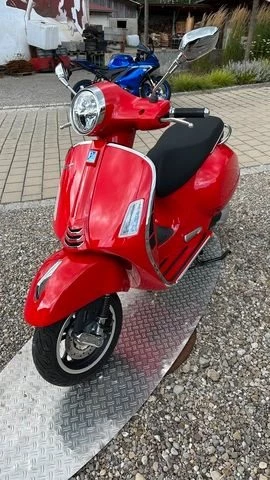 Angebot Vespa GTS 300 Super Bild 3: Angebot Vespa GTS 300 Super