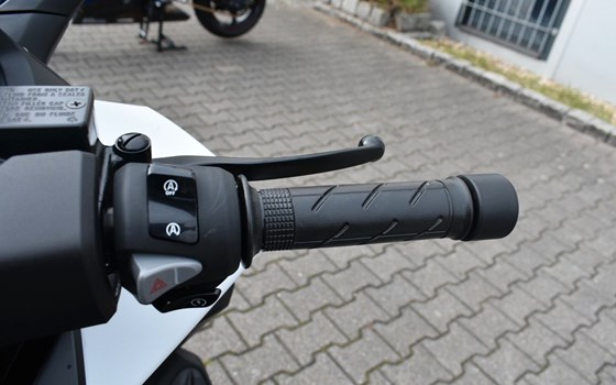 Gebrauchtmotorrad Honda Forza 125 - Bild 11