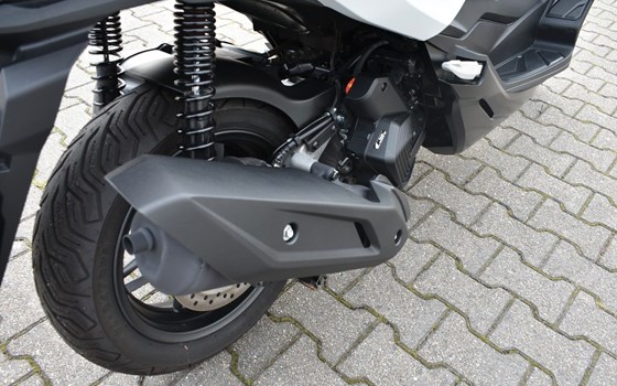 Gebrauchtmotorrad Honda Forza 125 - Bild 4