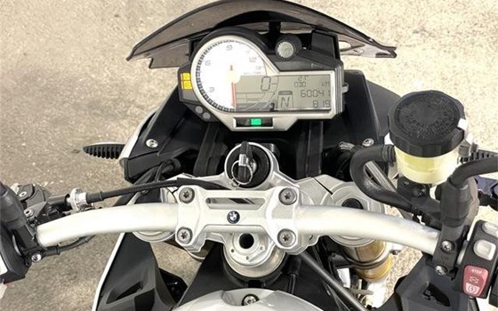 Gebrauchtmotorrad BMW S 1000 R - Bild 16 Gebrauchtmotorrad BMW S 1000 R - Bild 16