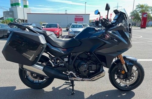 Neumotorrad Honda NT1100 DCT Electronic Suspension