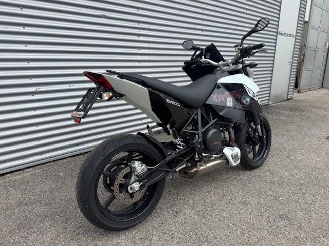 KTM 690 Duke (weiß) - Bild 3