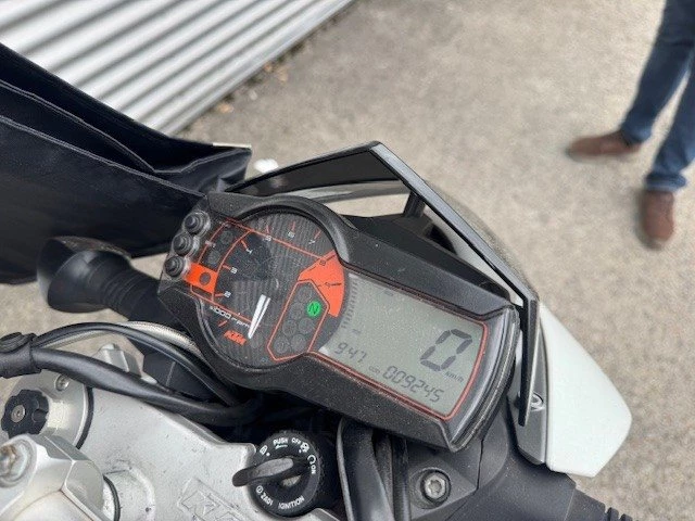 KTM 690 Duke (weiß) - Bild 4