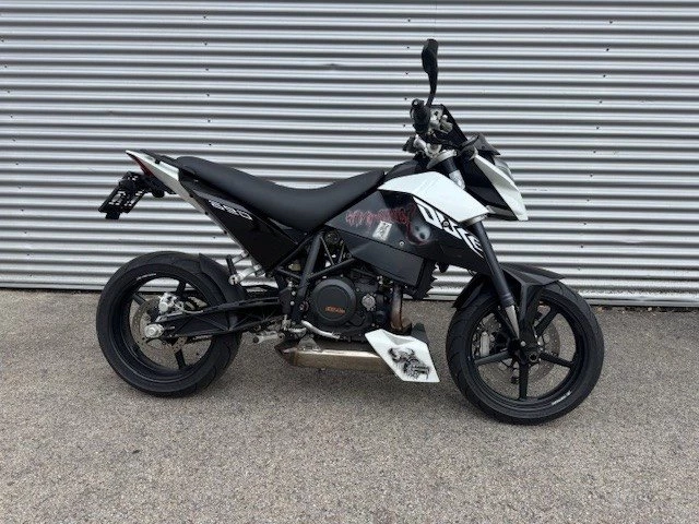 KTM 690 Duke (weiß) - Bild 1