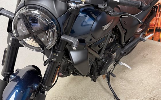 Gebrauchtmotorrad Ducati Scrambler Nightshift - Bild 1 Gebrauchtmotorrad Ducati Scrambler Nightshift - Bild 1