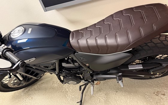 Gebrauchtmotorrad Ducati Scrambler Nightshift - Bild 3 Gebrauchtmotorrad Ducati Scrambler Nightshift - Bild 3