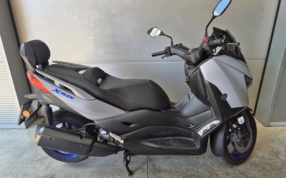 Gebrauchtmotorrad Yamaha XMAX 300 - Bild 1 Gebrauchtmotorrad Yamaha XMAX 300 - Bild 1