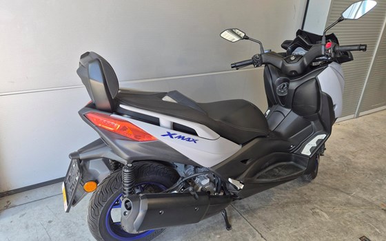 Gebrauchtmotorrad Yamaha XMAX 300 - Bild 3 Gebrauchtmotorrad Yamaha XMAX 300 - Bild 3