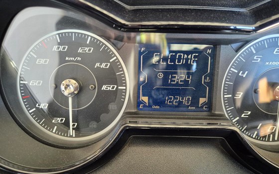 Gebrauchtmotorrad Yamaha XMAX 300 - Bild 4 Gebrauchtmotorrad Yamaha XMAX 300 - Bild 4