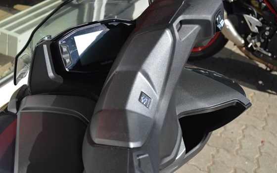 Gebrauchtmotorrad Suzuki Burgman 125 - Bild 11