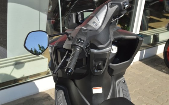 Gebrauchtmotorrad Suzuki Burgman 125 - Bild 12