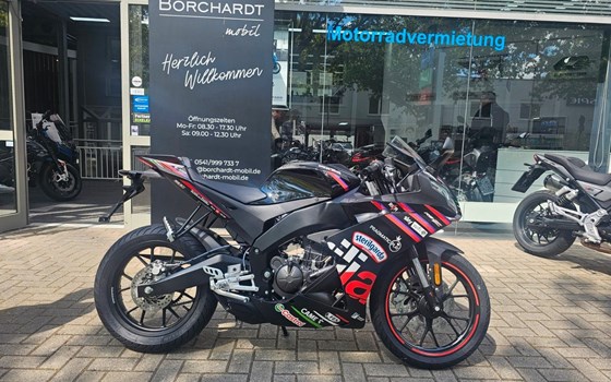 Neufahrzeug Aprilia RS 125 Replica - Bild 1