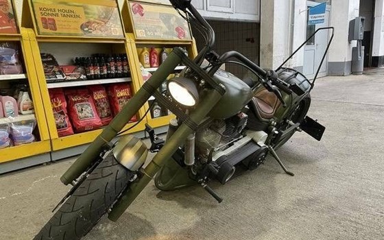 Gebrauchtmotorrad Harley-Davidson Custom Bike - Bild 3