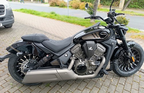 Neumotorrad Benda Darkflag 500i V4