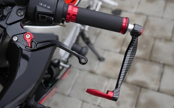 Gebrauchtmotorrad Aprilia Tuono V4 1100 RR - Bild 11