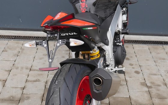 Gebrauchtmotorrad Aprilia Tuono V4 1100 RR - Bild 8