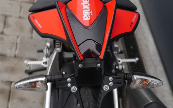 Gebrauchtmotorrad Aprilia Tuono V4 1100 RR - Bild 9