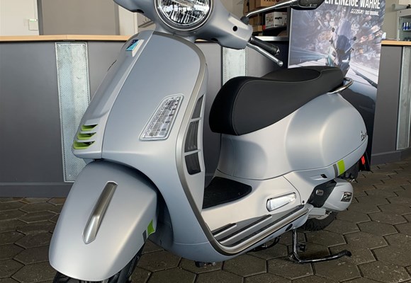 Vespa GTS 300 Super Tech
