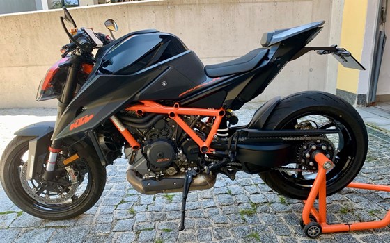 Gebrauchtmotorrad KTM 1290 Super Duke R - Bild 2 Gebrauchtmotorrad KTM 1290 Super Duke R - Bild 2