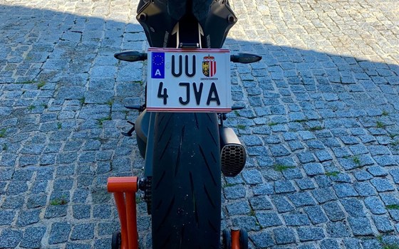 Gebrauchtmotorrad KTM 1290 Super Duke R - Bild 4 Gebrauchtmotorrad KTM 1290 Super Duke R - Bild 4