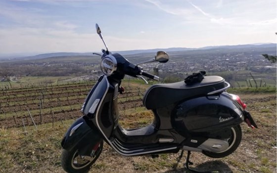Gebrauchtmotorrad Vespa GTS 125 Super - Bild 2 Gebrauchtmotorrad Vespa GTS 125 Super - Bild 2