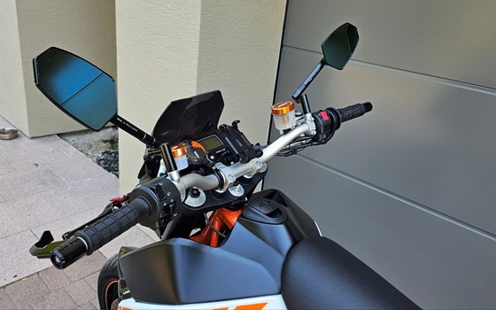 Gebrauchtmotorrad KTM 690 Duke R - Bild 4 Gebrauchtmotorrad KTM 690 Duke R - Bild 4