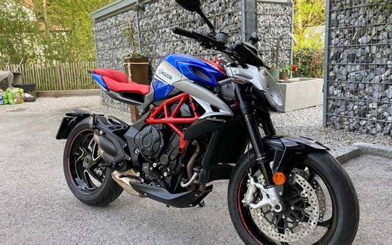 Gebrauchtmotorrad MV Agusta Brutale 800 RR America - Bild 1 Gebrauchtmotorrad MV Agusta Brutale 800 RR America - Bild 1