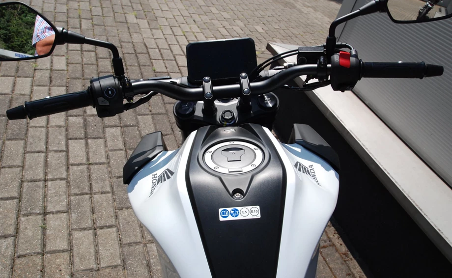 Angebot Honda CB125R Bild 18: Angebot Honda CB125R
