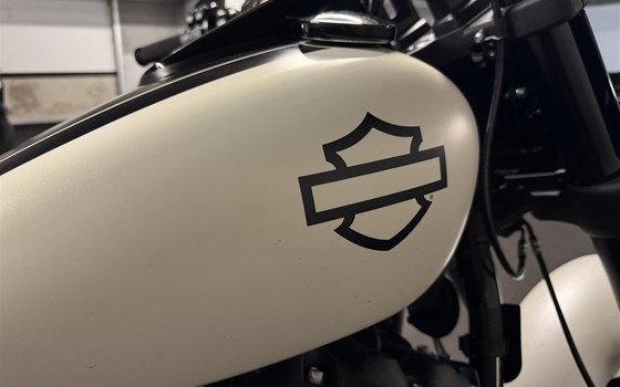 Gebrauchtmotorrad Harley-Davidson Softail Fat Bob FXFB - Bild 21 Gebrauchtmotorrad Harley-Davidson Softail Fat Bob FXFB - Bild 21