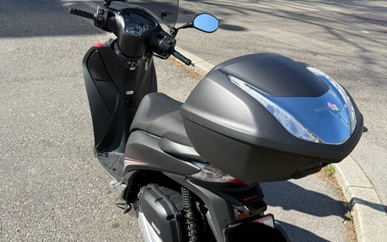 Gebrauchtmotorrad Honda SH150i - Bild 4 Gebrauchtmotorrad Honda SH150i - Bild 4